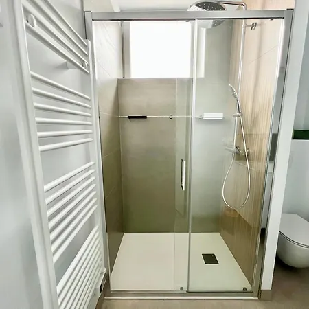 Grande Maison De - 10min Du Centre-ville - Jardin Terrasse Barbecue Terrain De Petanque - Moderne & Confort 3*