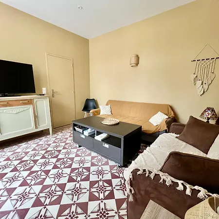 Grande Maison De - 10min Du Centre-ville - Jardin Terrasse Barbecue Terrain De Petanque - Moderne & Confort לה רושל