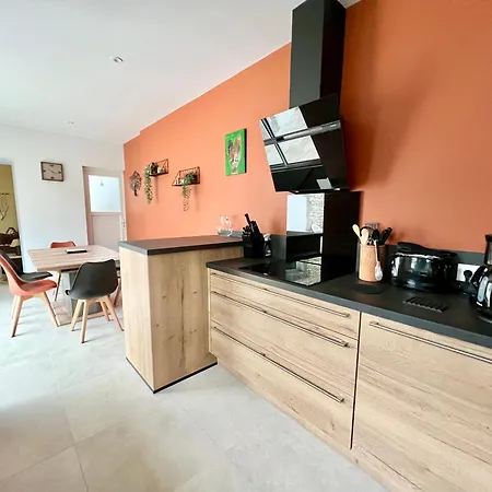 Grande Maison De - 10min Du Centre-ville - Jardin Terrasse Barbecue Terrain De Petanque - Moderne & Confort בית הארחה לה רושל