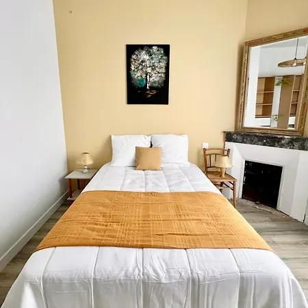 Grande Maison De - 10min Du Centre-ville - Jardin Terrasse Barbecue Terrain De Petanque - Moderne & Confort בית הארחה לה רושל