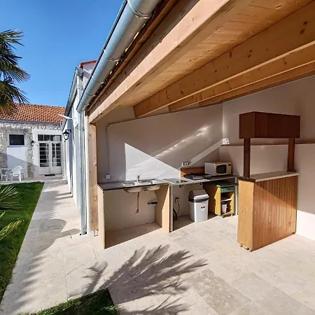 Grande Maison De - 10min Du Centre-ville - Jardin Terrasse Barbecue Terrain De Petanque - Moderne & Confort 4*