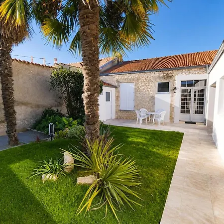 Grande Maison De - 10min Du Centre-ville - Jardin Terrasse Barbecue Terrain De Petanque - Moderne & Confort בית הארחה לה רושל